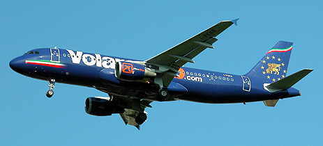 Airbus A 320 von Volareweb.com